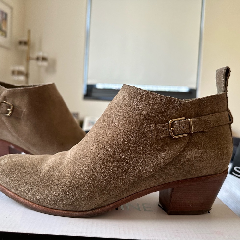 Via Spiga Ankle Tan Botties - like New!